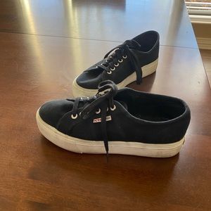 Great condition, black platform sneakers.